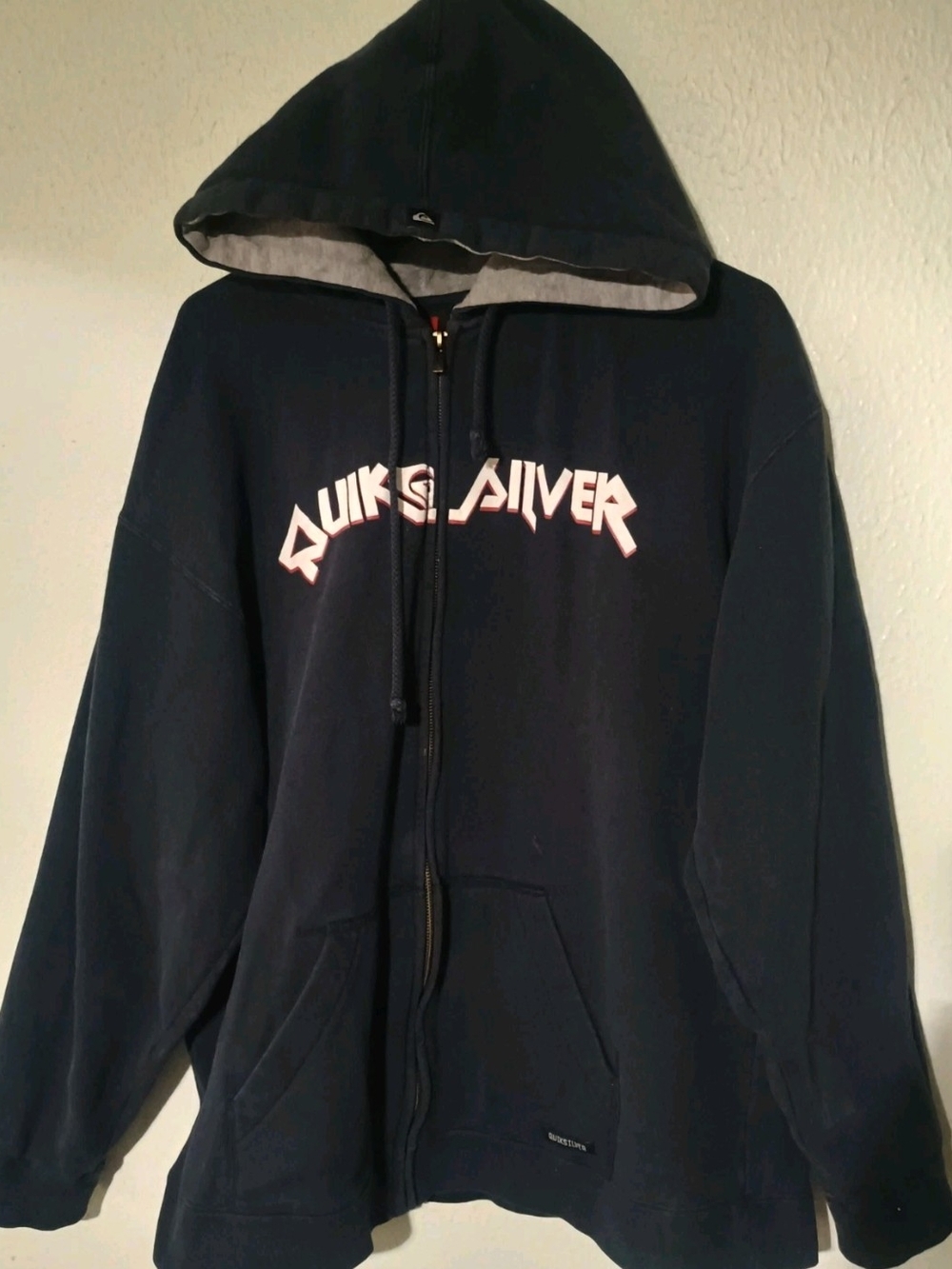 Vintage Quiksilver Men's Navy Blue Full-Zip Hooded Sweatshirt